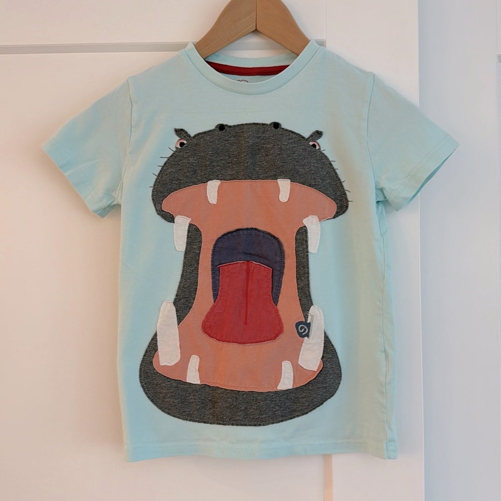 Mini Boden appliqué jersey knit t-shirt size 10